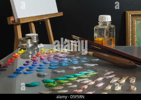 Farbpalette und Arbeitsbereich des Künstlers Stockfoto