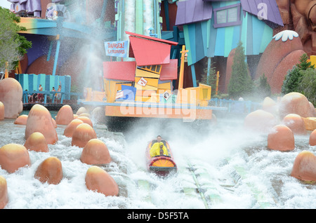 Dudley Right ist Ripsaw Falls Wildwasserbahn Islands of Adventure, Universal Orlando Resort in Florida. Stockfoto