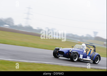 Ein Autorennen rund um Schloss Combe Rennstrecke auf den Bristol Motor Club Great Western Sprint 2013. Stockfoto