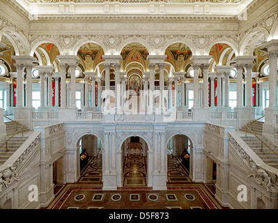 [Große Halle. Blick auf den ersten und zweiten Stock, mit Minerva Mosaik im Hintergrund. Library of Congress Thomas Jefferson Building, Washington, D.C.] (ORT) Stockfoto