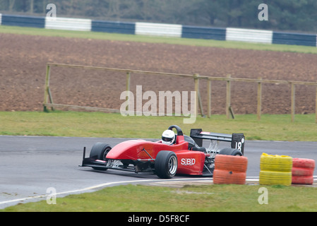 Ein Autorennen rund um Schloss Combe Rennstrecke auf den Bristol Motor Club Great Western Sprint 2013. Stockfoto