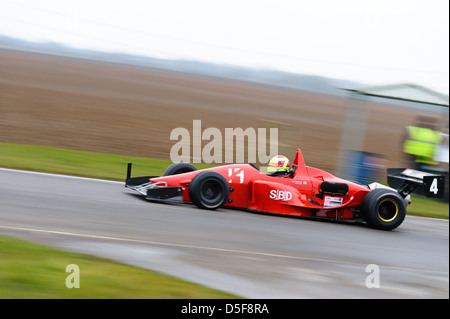 Ein Autorennen rund um Schloss Combe Rennstrecke auf den Bristol Motor Club Great Western Sprint 2013. Stockfoto