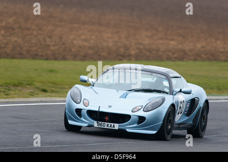 Ein Autorennen rund um Schloss Combe Rennstrecke auf den Bristol Motor Club Great Western Sprint 2013. Stockfoto