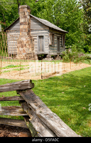 Ritter-McDonald Blockhaus aus den 1850er Jahren Shiloh Ozark Geschichtsmuseum, Springdale, Arkansas Stockfoto