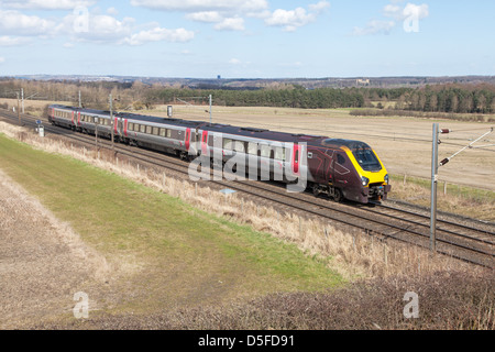 Cross Country Klasse 220 Voyager Zug Köpfe Süd auf der ECML durch Plawsworth-Nord-Ost England UK Stockfoto