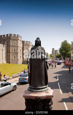 Berkshire, Windsor, Castle Hill, England, Statue von Königin Victoria Stockfoto