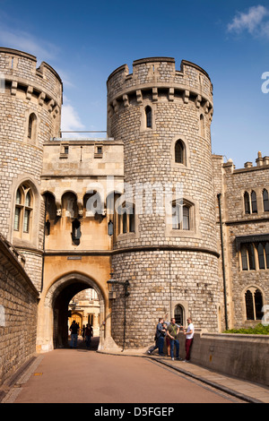 England, Berkshire, Windsor Castle, mittlerer Ward, Norman Gate Stockfoto