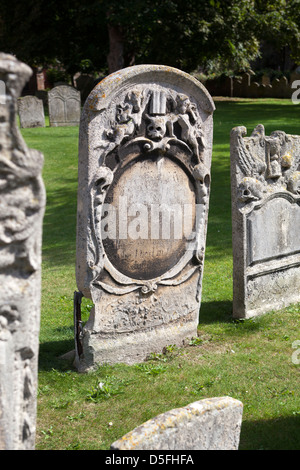 Gräber auf dem Gelände in St Margarets Kirche KIngs Lynn Stockfoto