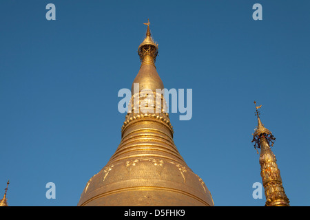 Die goldenen Hauptstupa auf Shwedagon-Pagode, Yangon (Rangoon), Myanmar (Burma) Stockfoto