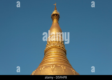 Die goldenen Hauptstupa auf Shwedagon-Pagode, Yangon (Rangoon), Myanmar (Burma) Stockfoto