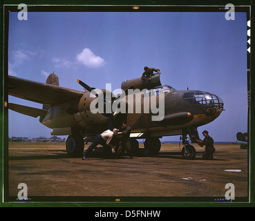 Wartung [einem] a-20 Bomber, Langley Field, Virginia (LOC) Stockfoto