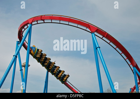 Achterbahn Dragon Khan in PortAventura Spanien Stockfoto