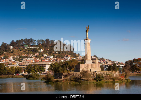 Madagaskar, Analamanga Antananarivo, See (Lac) Anosy Kriegerdenkmal Stockfoto