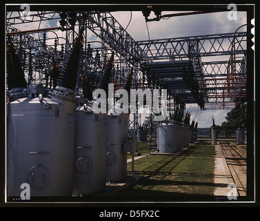 Ein Foto, das den Schaltplatz des Wasserkraftwerks Wilson Dam in der Nähe von Sheffield, Alabama, zeigt, das Teil der Stromerzeugungsinfrastruktur der Tennessee Valley Authority ist. Stockfoto