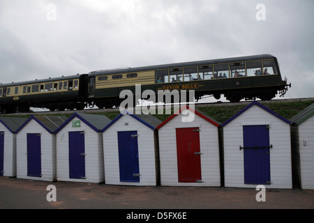 Wagen entlang der Paignton Seafront Stockfoto