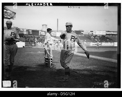 Grover Cleveland Alexander, ein legendärer Baseballkrug, ist in diesem Porträt festgehalten, das in Philadelphia während seiner National League-Karriere bei den Philadelphia Phillies aufgenommen wurde. Stockfoto