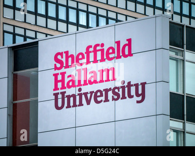 SHEFFIELD, Großbritannien - 23. MÄRZ 2013: Schild für Sheffield Hallam University Stockfoto