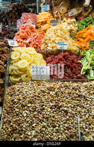 Verschiedene getrocknete Früchte im Gewürzbasar, Istanbul Stockfoto