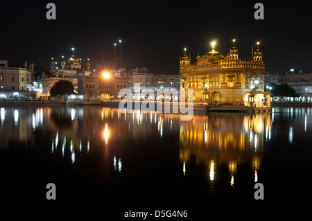 Amritsar Golden Temple Nachtansicht, Pinjab, Indien Stockfoto