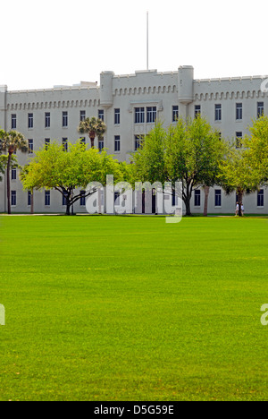 Blick über Feld Parade auf dem Campus der The Citadel, befindet sich in Charleston, South Carolina, Vereinigte Staaten von Amerika. Stockfoto