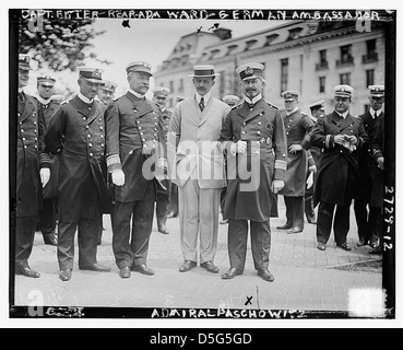 Capt Ritter, Rear Admiral Ward, deutscher Botschafter Admiral Paschowitz (LOC) Stockfoto