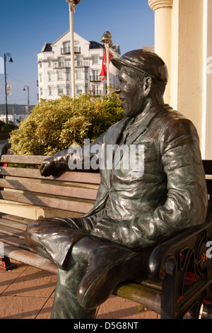 Sefton Hotel, Sir Norman Wisdom Statue, Harris Promenade, Douglas, Isle Of Man Stockfoto