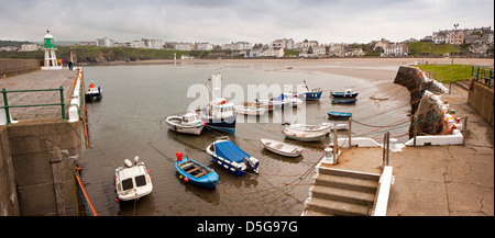 Isle Of Man, Port Erin, Boote im Hafen, Panorama Stockfoto