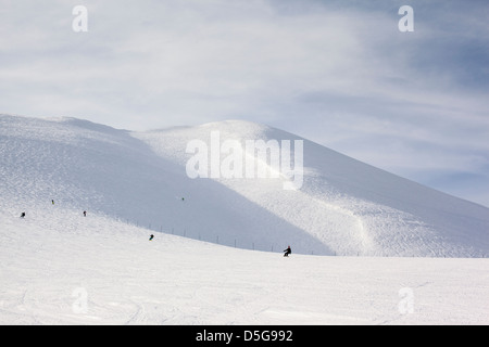 Gesamtansicht der Ski Pisten auf Mount Niseko Annupuri im Resort von Niseko in Japan. Stockfoto