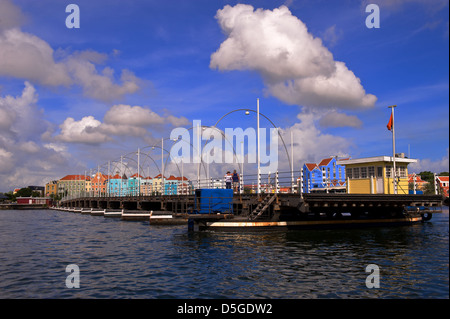 Willemstad, die kleine und hübsche Hauptstadt von Curacao in den niederländischen Antillen Stockfoto