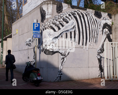 Wandbild am naturwissenschaftlichen Institut in Brüssel, Belgien Stockfoto