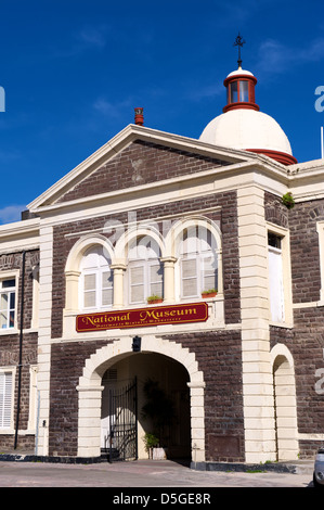 Fassade des Nationalen Museums auf Cruise Dock Area von Basseterre, St. Kitts und Nevis, Karibik Stockfoto