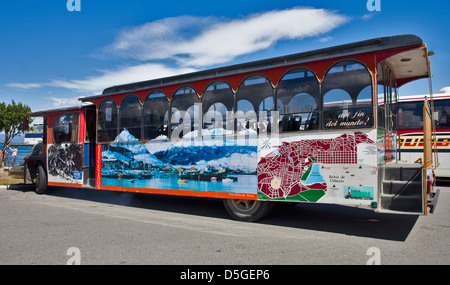 Tourbus in Ushaia, Feuerland, Argentinien Stockfoto