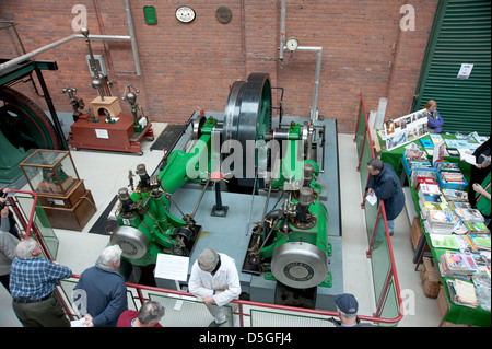 Robey Kreuz zusammengesetzten Twin Zylinder Dampfmaschine, Bolton Steam Museum Stockfoto