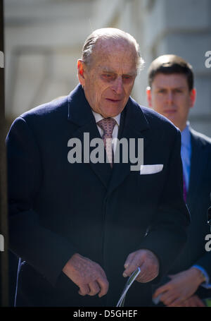 Cambridge, UK. 2. April 2013. Prinz Philip und Sir David Attenborough im Senat-Haus in Cambridge UK heute bei der Vorstellung der Cambridge Erhaltung Initiative. Bildnachweis: JAMES LINSELL-CLARK / Alamy live News Stockfoto