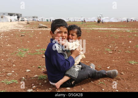 Azaz Flüchtlingslager, Syrien. 2. April 2013. Abgebildet ist der Azaz Flüchtlingslager nahe der Bab Al-Salama-Grenzübergang zwischen der Türkei und Syrien in Azaz, Syrien, 2. April 2013. Mehr als 1.000 Menschen vor allem Frauen, Kinder und ältere Menschen leben und werden von internationalen Hilfsorganisationen im Camp betreut. Täglich kommen neue Flüchtlinge aus den Konfliktgebieten, aber viele Familien für ihre Häuser verlassen täglich, weil die Bedingungen in den Flüchtlingslagern unerträglich sind. Foto: Thomas Rassloff/Dpa/Alamy Live News Stockfoto