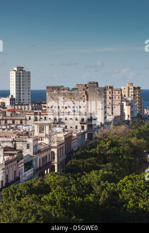 Kuba, Havanna, Havanna Vieja, Gebäude entlang Paseo de Marti, am späten Nachmittag Stockfoto