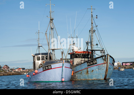 Angelboote/Fischerboote im Hafen von Qeqertarsuaq Stockfoto