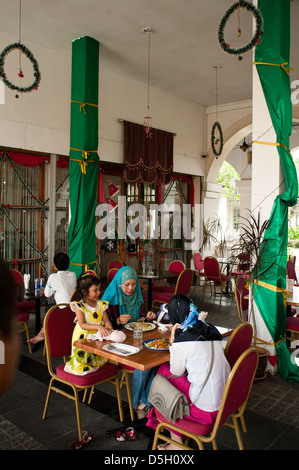 Libanesisches Restaurant im alten Gerichtsgebäude, Kuching, Sarawak, malaysia Stockfoto