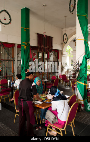 Libanesisches Restaurant im alten Gerichtsgebäude, Kuching, Sarawak, malaysia Stockfoto