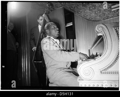 [Porträt von Erroll Garner, New York, N.Y., zwischen 1946 und 1948] (LOC) Stockfoto