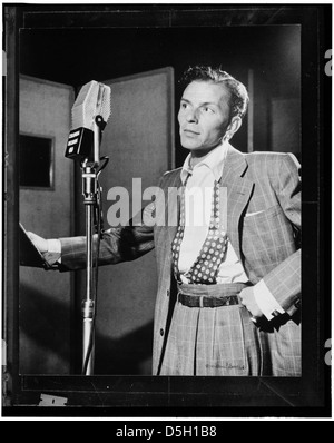 [Porträt von Frank Sinatra, Liederkrantz Hall, New York, N.Y., ca. 1947.] (LOC) Stockfoto