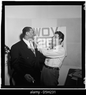 [Porträt von Sid Catlett und Freddie Robbins, WOV Büro, New York, N.Y., ca. Juni 1947] (LOC) Stockfoto