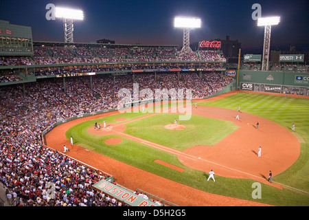 Nacht-Baseball Spiel historischen Fenway Park Boston Rot Sox Boston Ma. USA 20. Mai 2010 Red Sox gegen Minnesota Twins Teilnahme Stockfoto