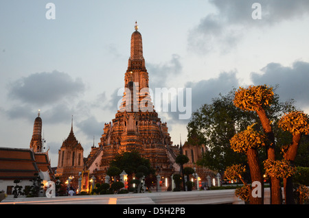 Tempel Wat Arun in der Nähe von Chao Phraya River Bangkok Thailand Stockfoto