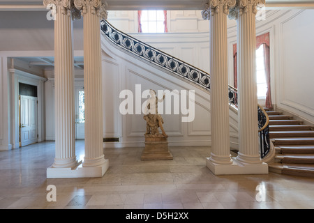 Das Innere der schönen Huntington Kunstgalerie an der Huntington-Bibliothek und botanischen Gärten in San Marino, CA. Stockfoto