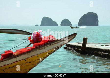 Traditionelle thai Boot auf Andaman Sea-Thailand Stockfoto
