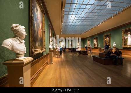 Das Innere der schönen Huntington Kunstgalerie an der Huntington-Bibliothek und botanischen Gärten in San Marino, CA. Stockfoto