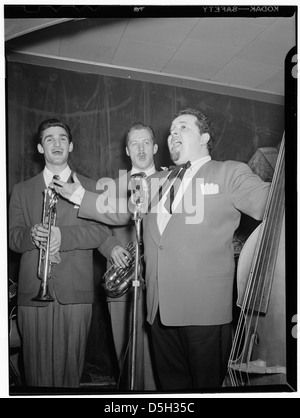 [Porträt von Chubby Jackson, Conte Candoli und Emmett Carls, Esquire Club, Valley Stream, Long Island, N.Y., ca. April 1947] (LOC) Stockfoto