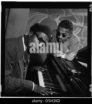 [Porträt von Thelonious Monk und Howard McGhee, Minton es Playhouse, New York, N.Y., ca. September 1947] (LOC) Stockfoto