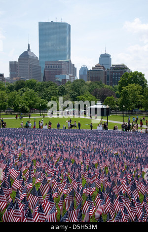 20.000 amerikanische Flaggen angezeigt jeder resident Massachusetts, die in einem Krieg in den vergangenen 100 Jahren gemeinsamen Boston Boston gestorben Stockfoto